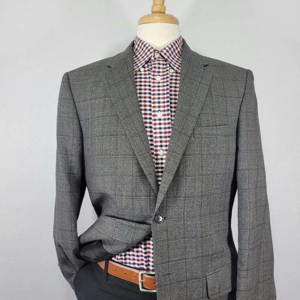 JOS A‎ BANK Men's Sport Coat Blazer Two Button Gray Windowpane Wool Size 41L